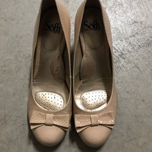 Adorable pair of nude Shoes by SoFT super comfy!